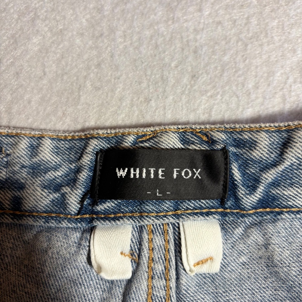 WHITE FOX Women's L Light Wash Wide Leg Jeans Cross Embellishment Cotton - Picture 4 of 12